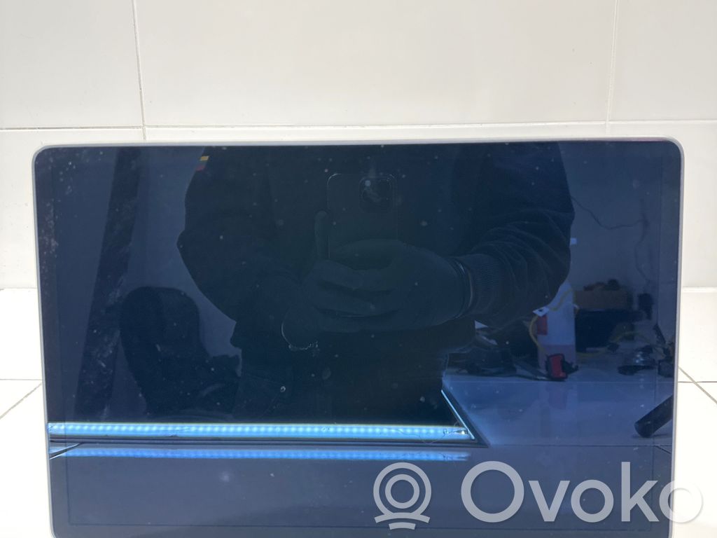 Tesla Model 3 Screen/display/small screen 