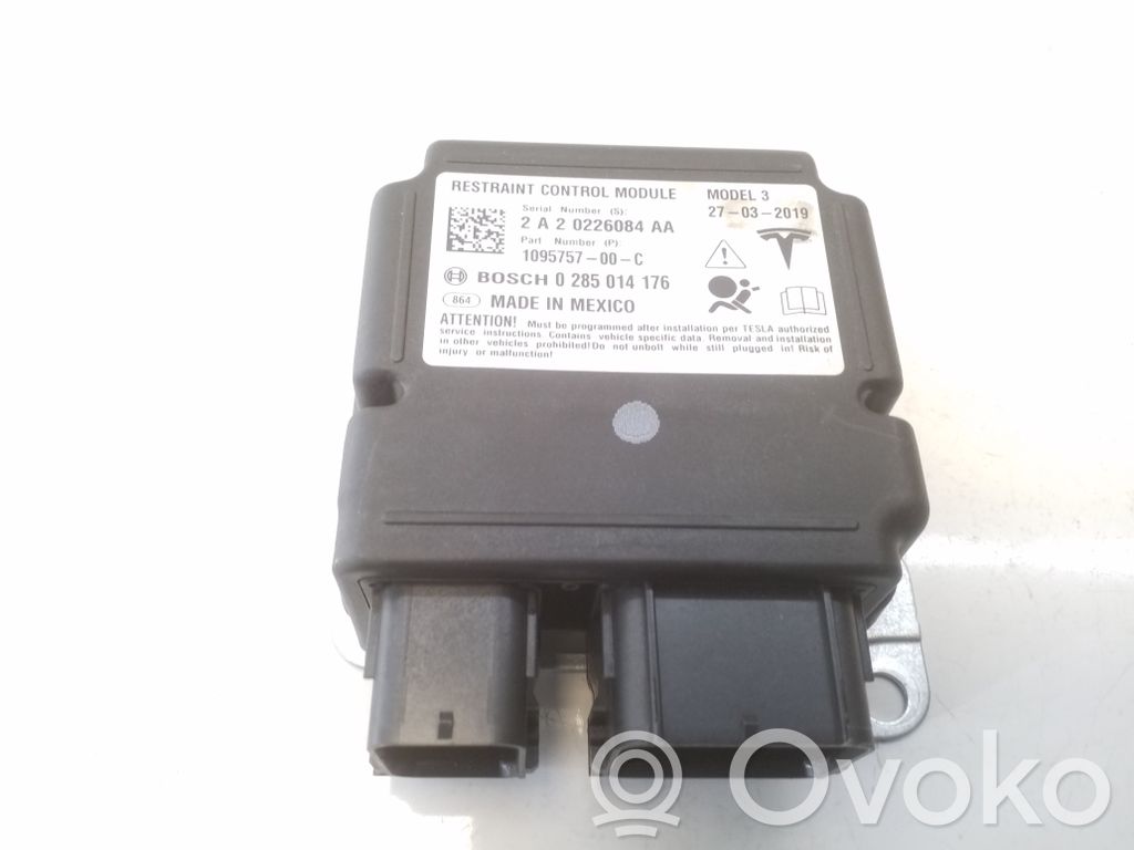 Tesla Model 3 Airbag control unit/module 
