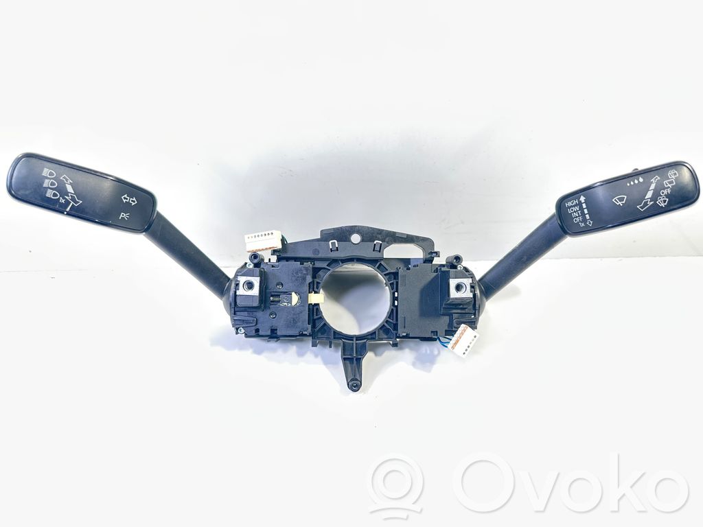 Volkswagen Golf VII Interruptor/palanca de limpiador de luz de giro 