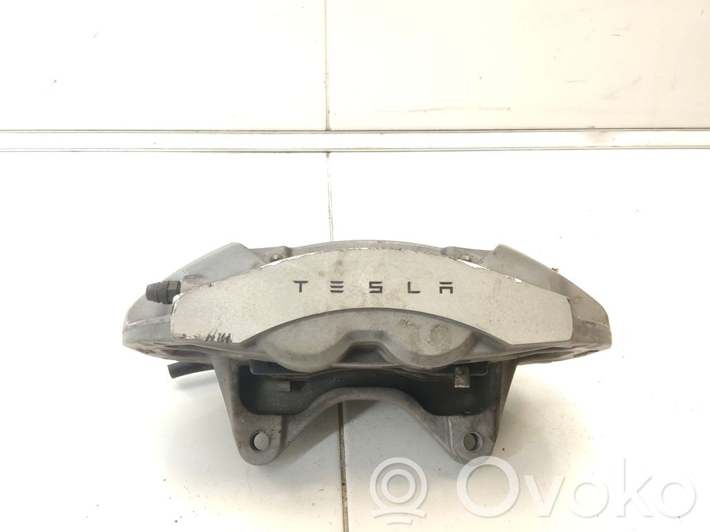 Tesla Model 3 Etujarrusatula 