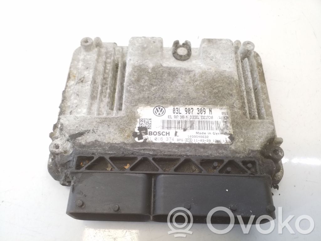 Volkswagen PASSAT B7 Engine control unit/module 