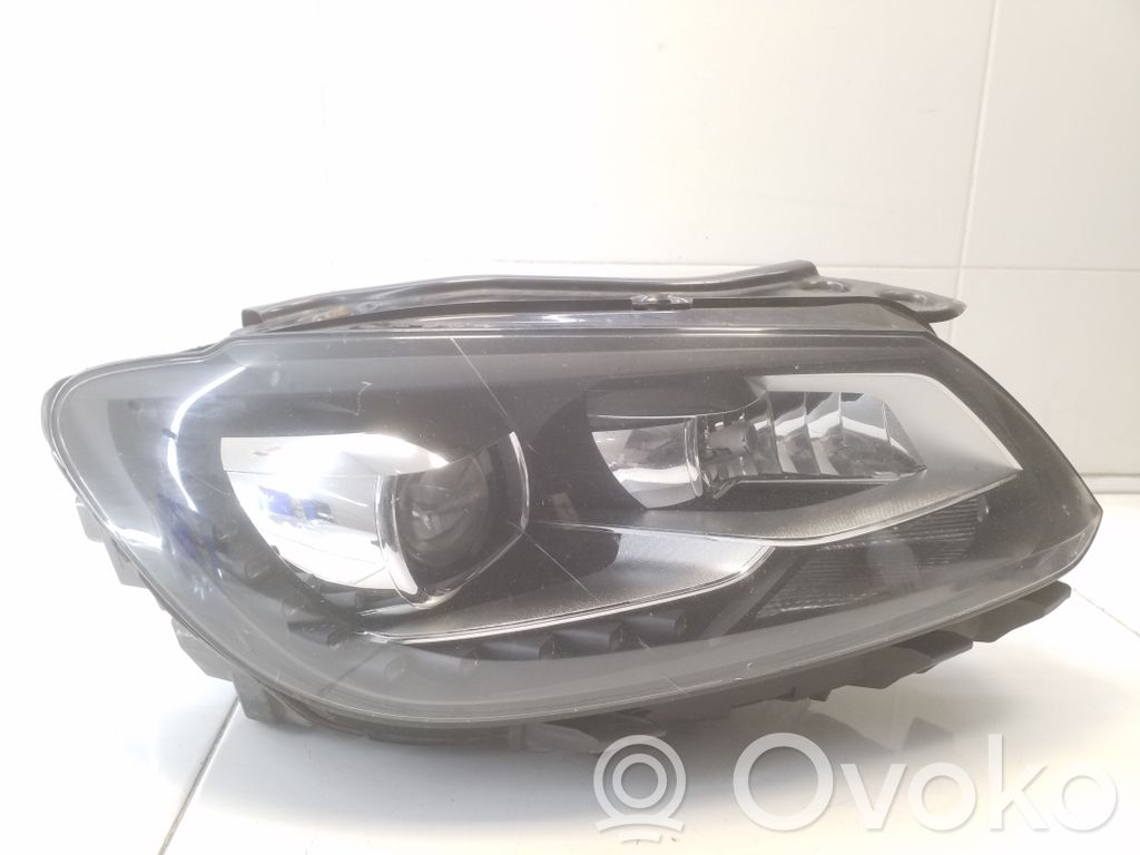 Volkswagen Touran II Lampa przednia 