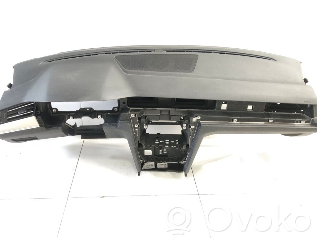 Volkswagen PASSAT B8 Panel de instrumentos 