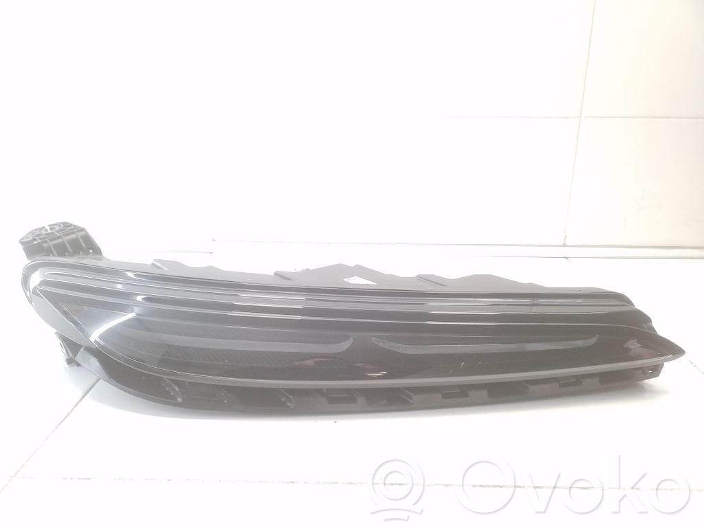 Headlight/headlamp   P0242621