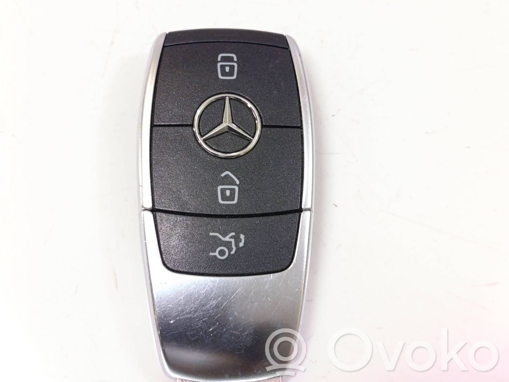 Tarjeta/llave de arranque   A1779055806
