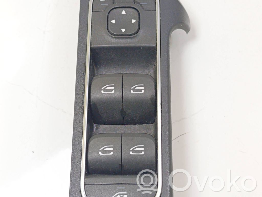 Mercedes-Benz EQB Elektrinių langų jungtukas