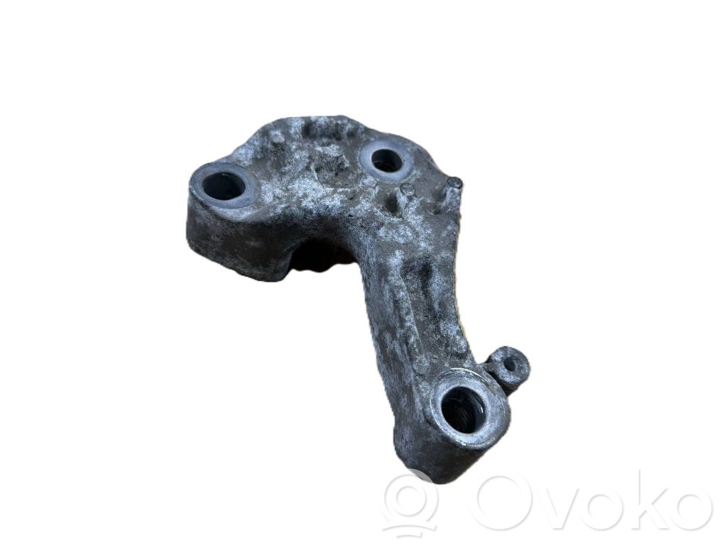 Engine mount bracket   8V516F012AJ,8V516F012AH,8V516F012AF,8V516F012AB,8V516F012AC,8V516F012AD,8V516F012AE