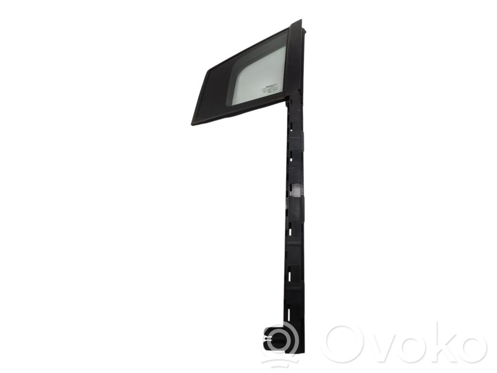 Renault Captur Front door window glass four-door 