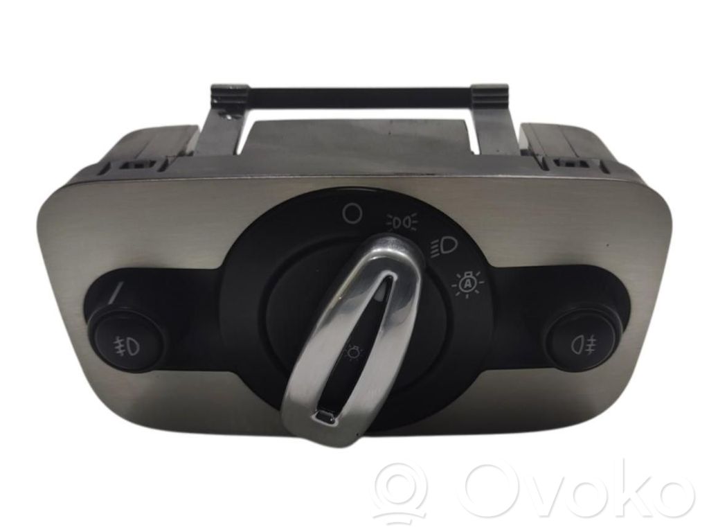 Ford Ecosport Light switch 