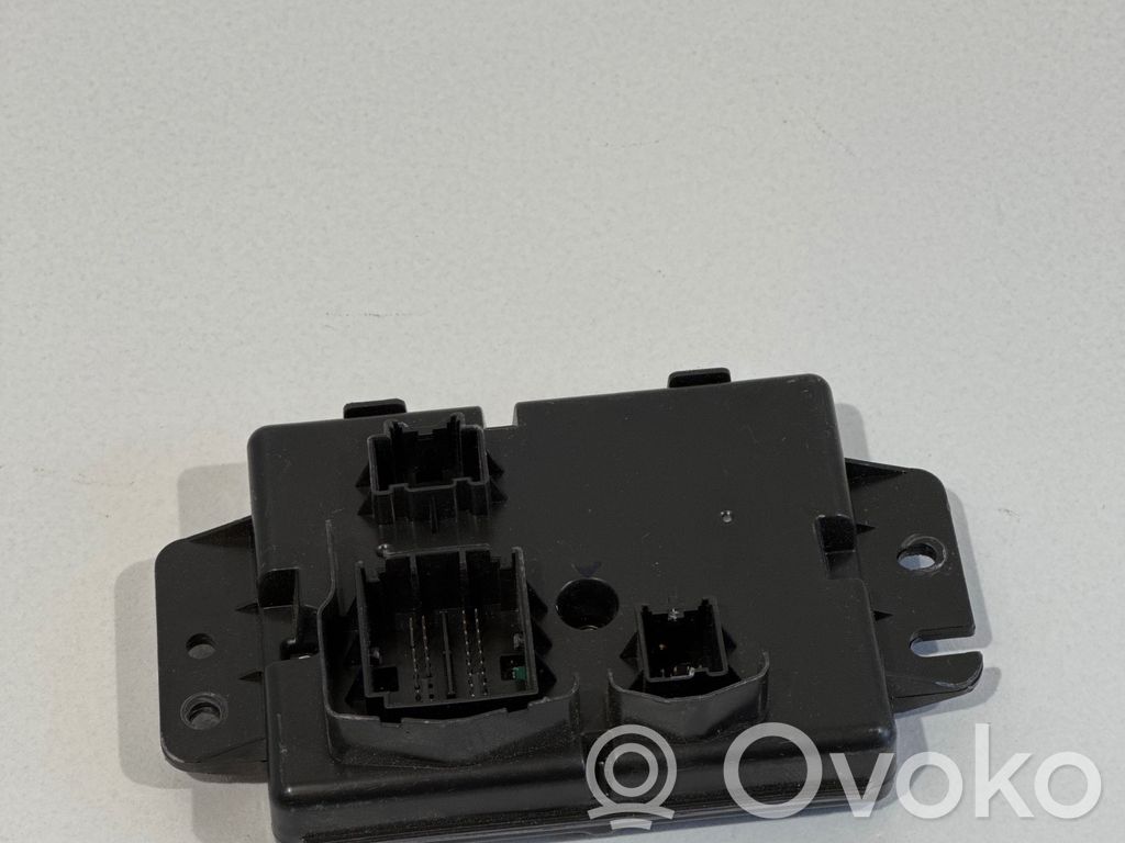 Chrysler Pacifica Air conditioning/heating control unit 