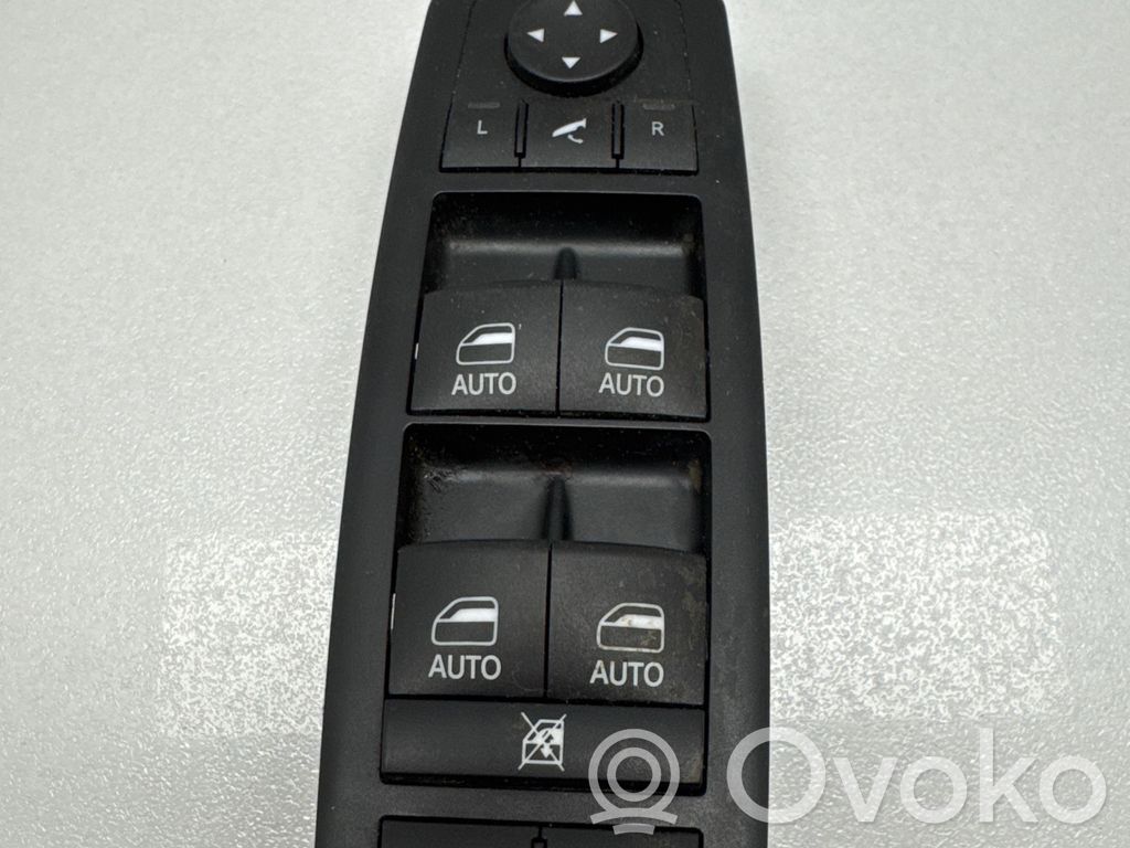 Chrysler Pacifica Electric window control switch 