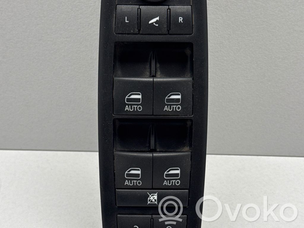 Chrysler Pacifica Electric window control switch 