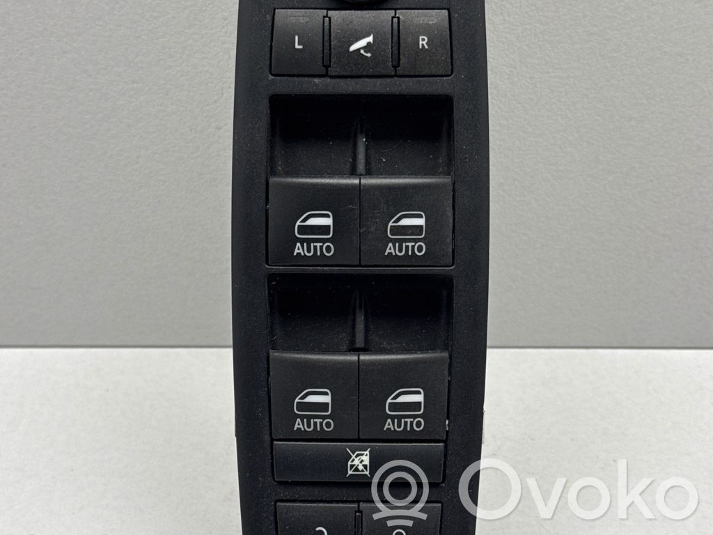 Chrysler Pacifica Electric window control switch 