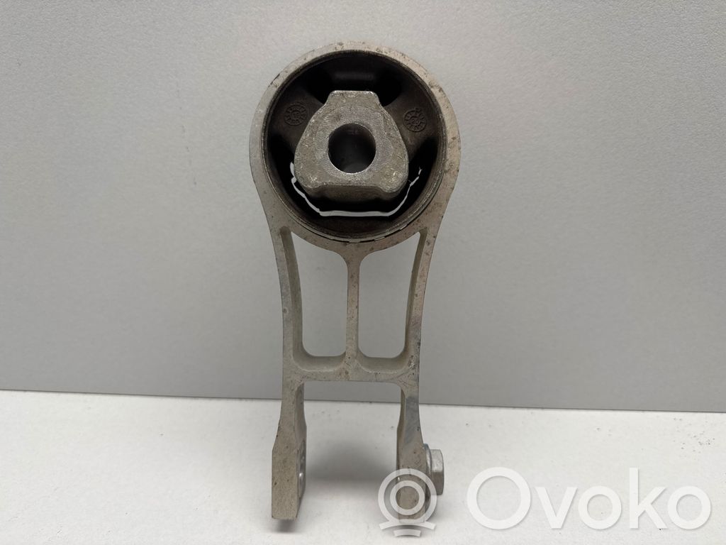 Chrysler Pacifica Engine mount bracket 