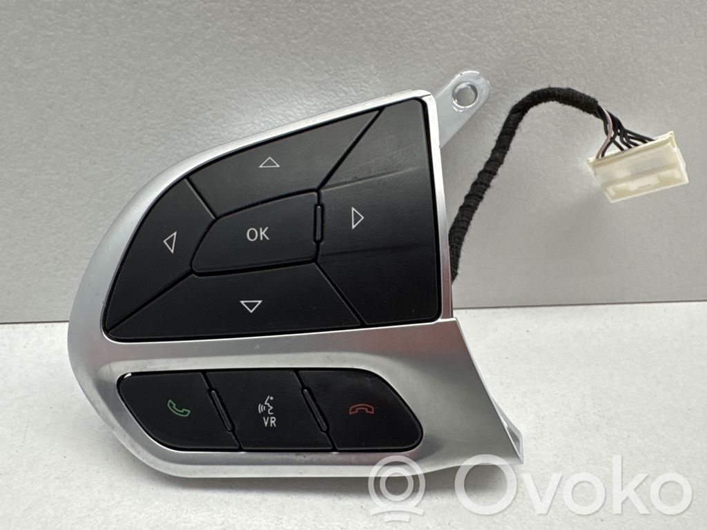 Chrysler Pacifica Steering wheel buttons/switches 