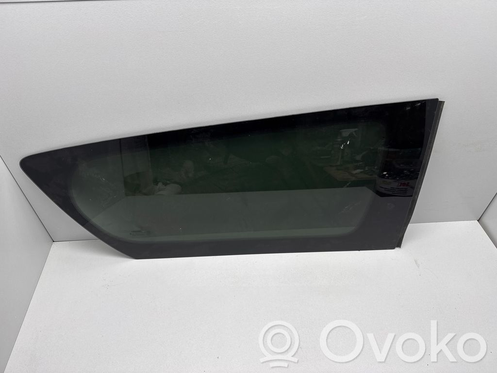 Chrysler Pacifica Rear side window 