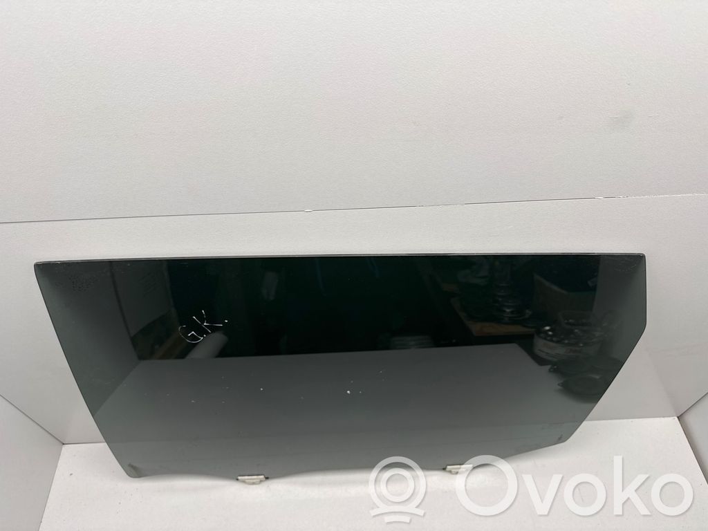 Nissan Rogue Takaoven ikkunalasi 