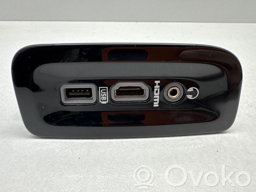 Chrysler Pacifica USB socket connector 