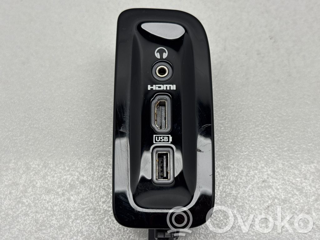 Chrysler Pacifica USB socket connector 