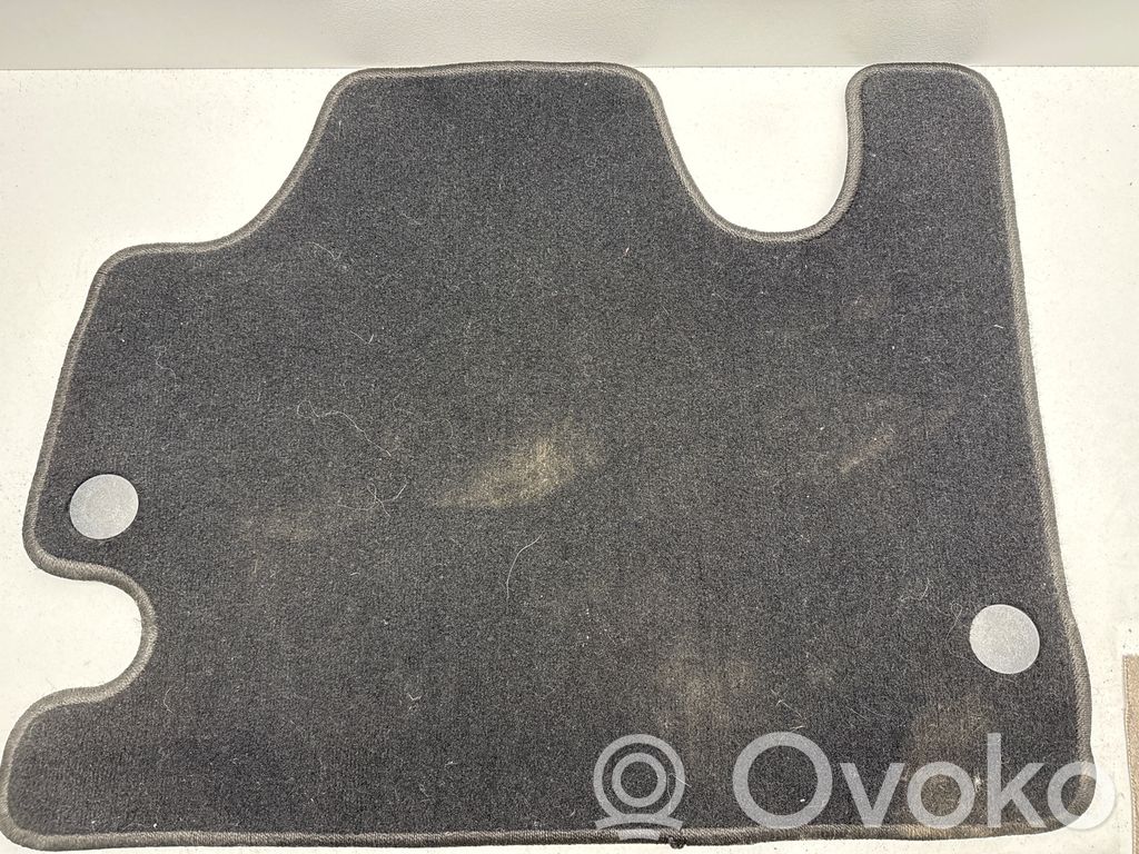 Alfombra trasera   5RY13DX9AD,100815426,49212G