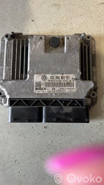 Volkswagen Touran I Engine control unit/module ECU 