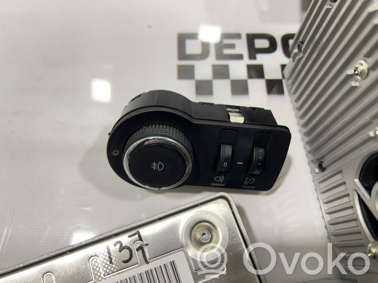 Opel Astra J Šviesų jungtukas 