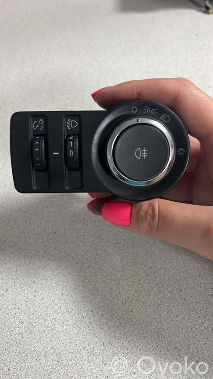Opel Astra J Light switch 