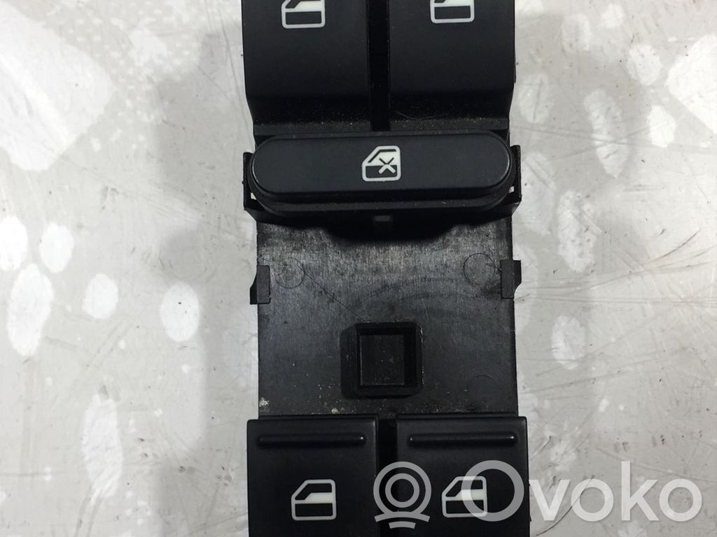 Volkswagen PASSAT B6 Electric window control switch 