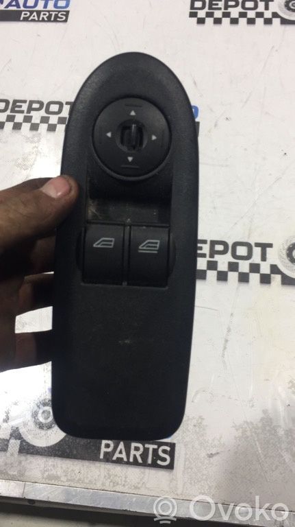Ford Fusion Electric window control switch 