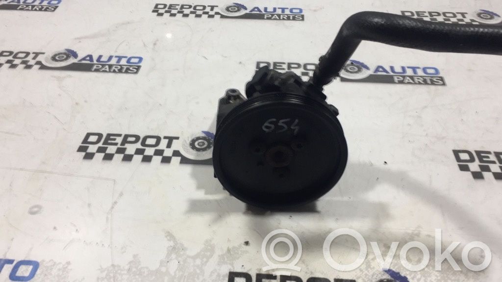 BMW 1 E81 E87 Power steering pump 