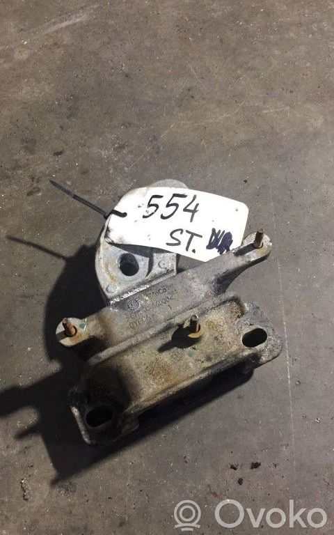 Ford Fiesta Engine mounting bracket 