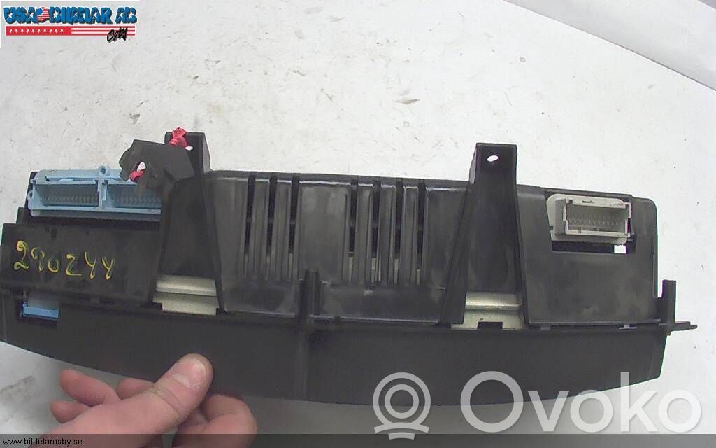 Geschwindigkeitsmesser Cockpit   09355276,25703609
