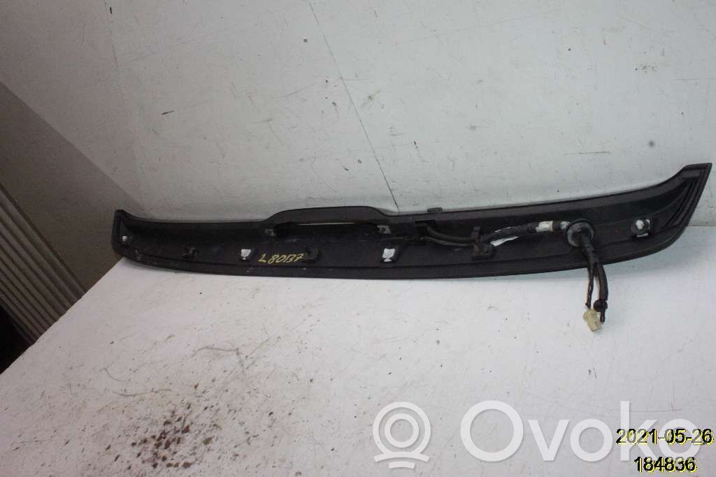 Tailgate/trunk spoiler   16900385
