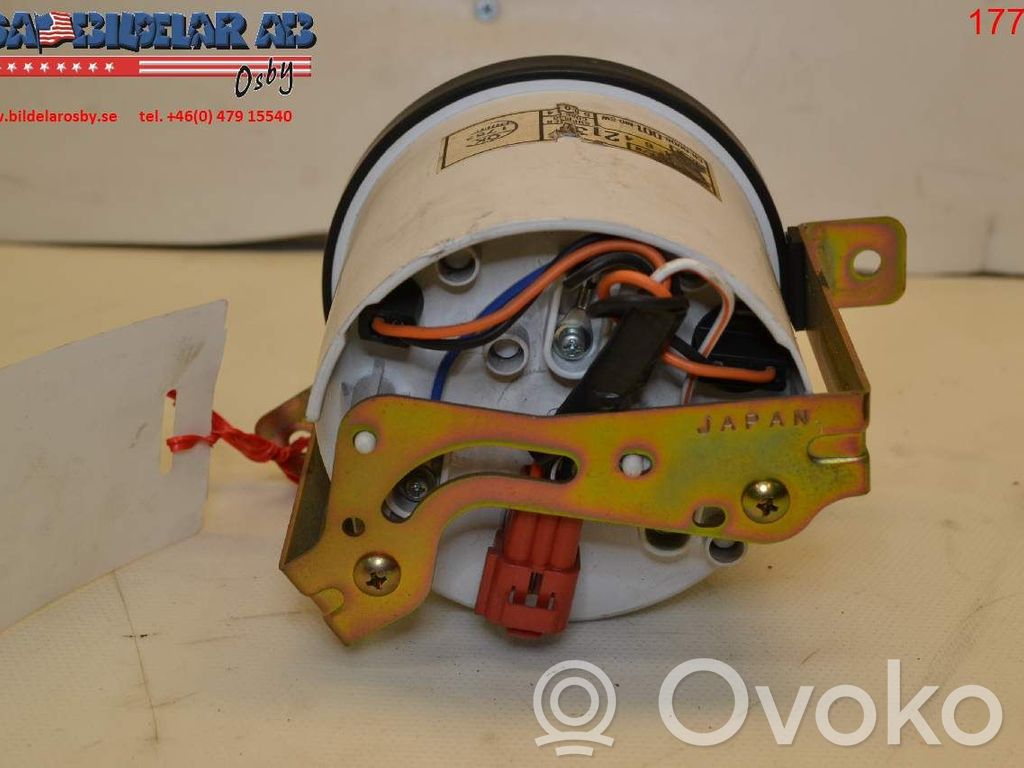Speedometer (instrument cluster)   4642130,25701684