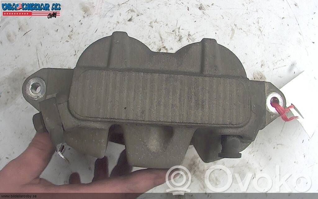 Ford Mustang V Передний суппорт 