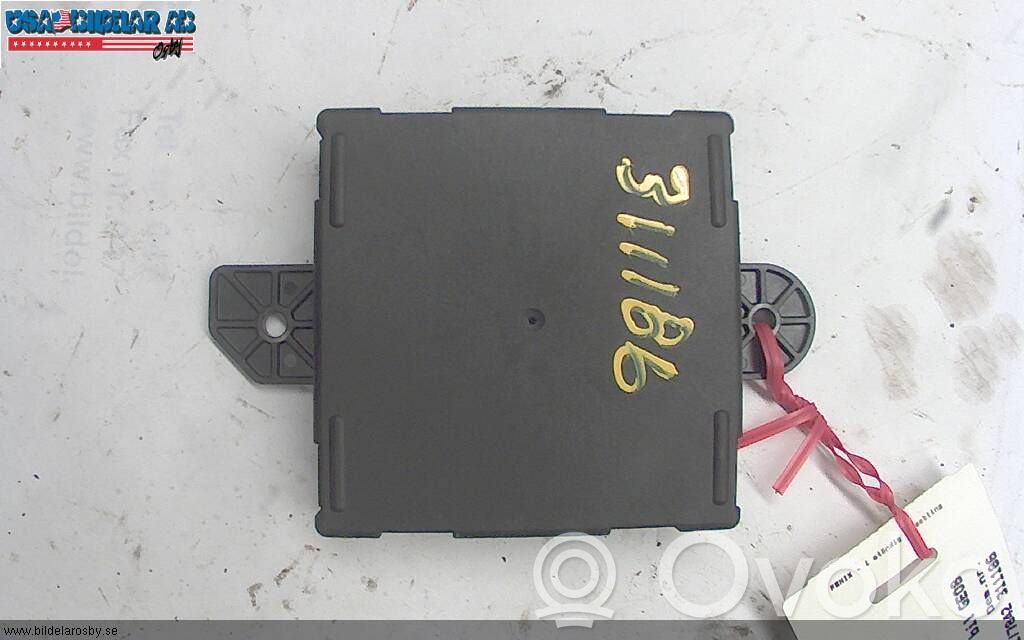 Door control unit/module   P05026596AB