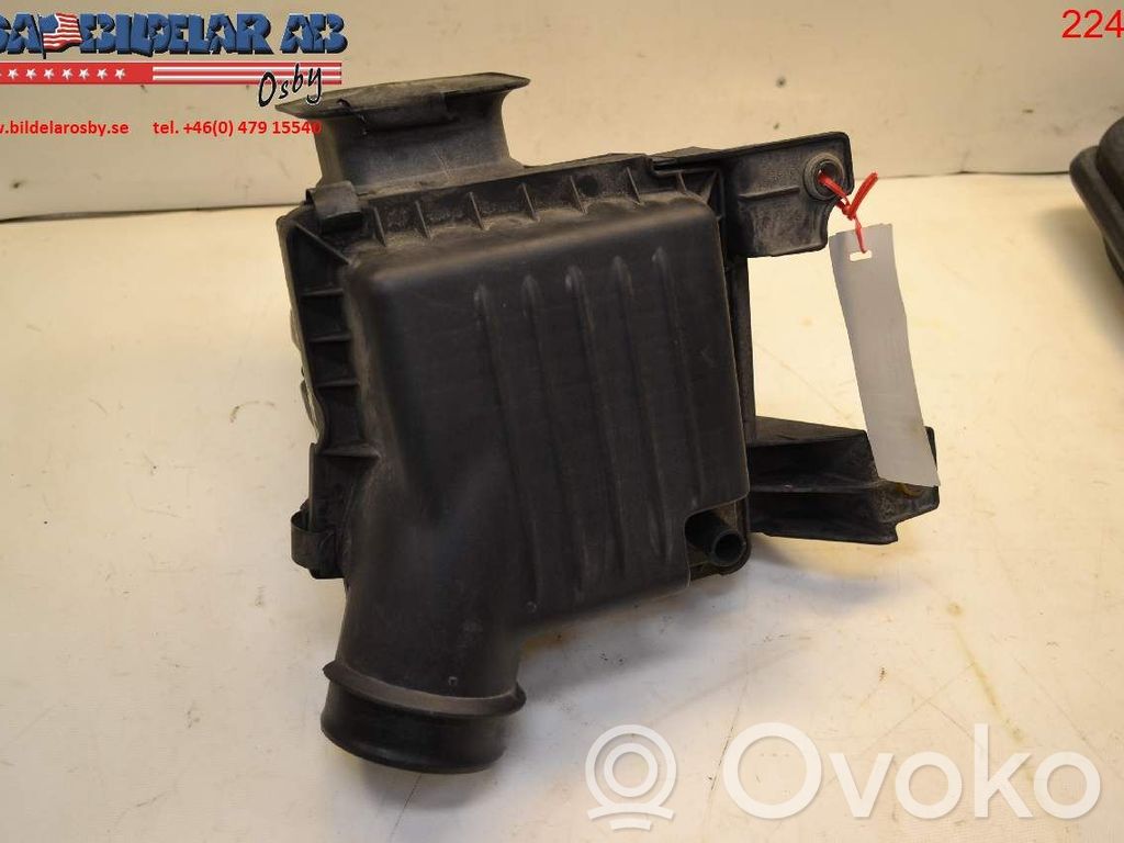Dodge Durango Air filter box 