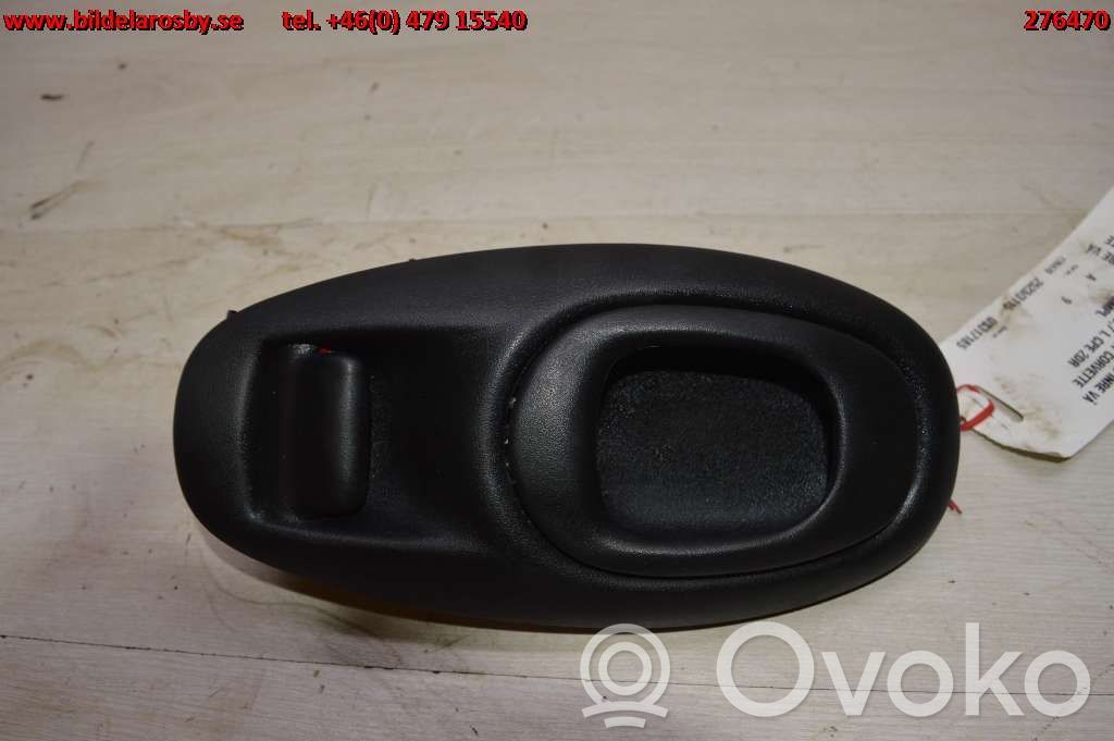 Front door interior handle   0406533