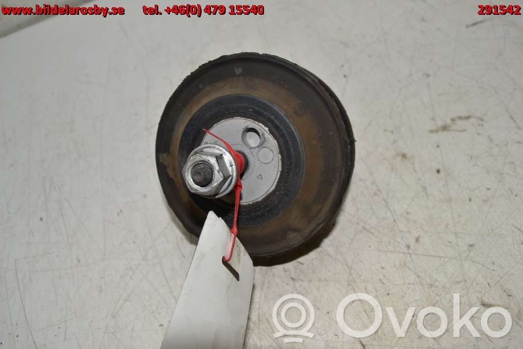 Engine mount bracket