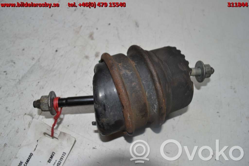 Chevrolet Camaro Engine mount bracket 