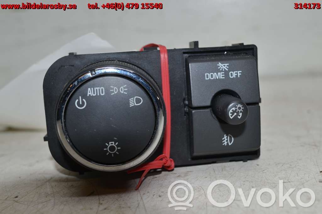 Chevrolet Suburban Light switch 