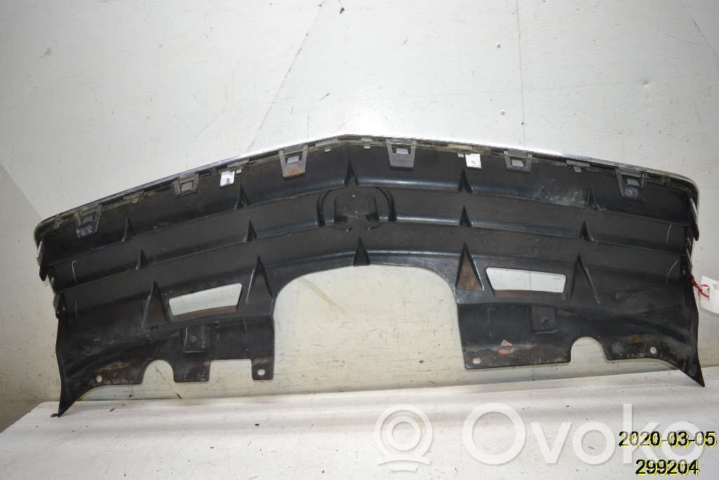 Cadillac SRX Front bumper lower grill 