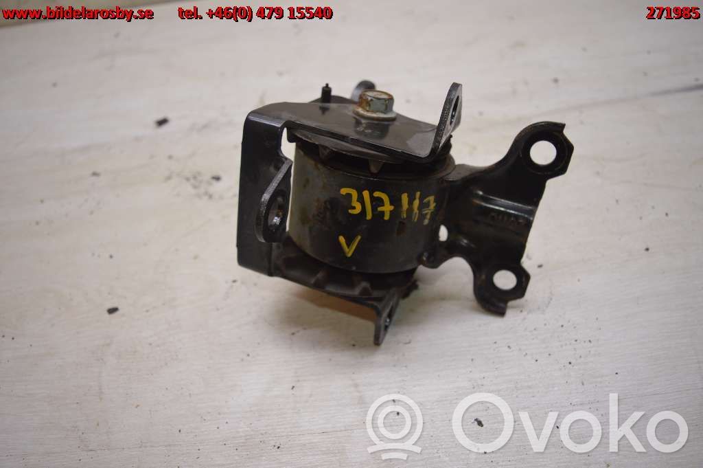 Dodge Caliber Engine mounting bracket 