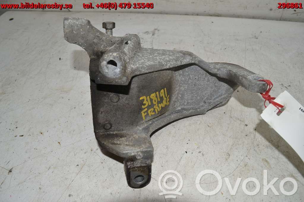 Engine mounting bracket   5085075AD