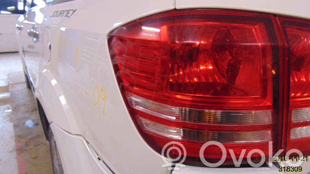 Rear/tail lights   16602608L