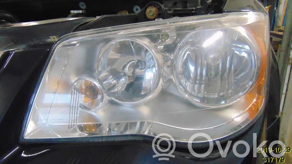 Chrysler Voyager Lampa przednia 