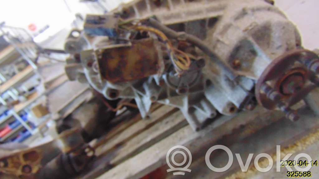Pavarų dėžės reduktorius (razdatkė)   41200386D,YL247A195AA