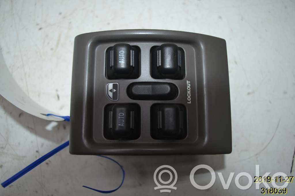 Electric window control switch   UC121L8AA