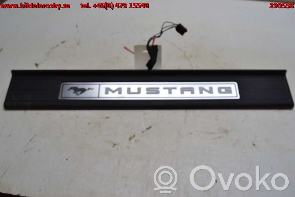 Ford Mustang VI Listwa progowa przednia 