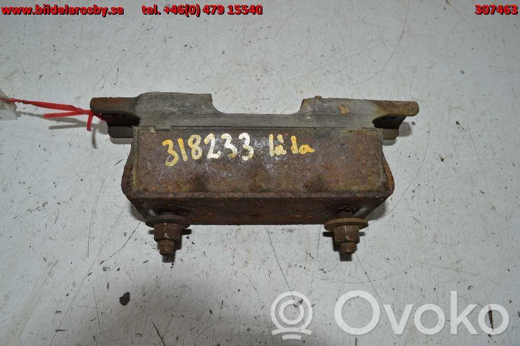 Gearbox mount   2216786